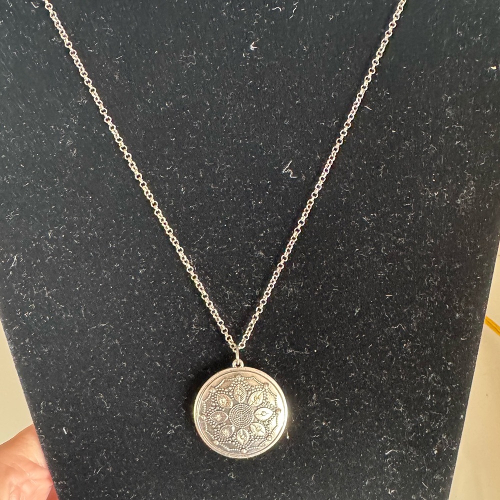 Vintage Boho Floral Pendant Necklace circa Y2K